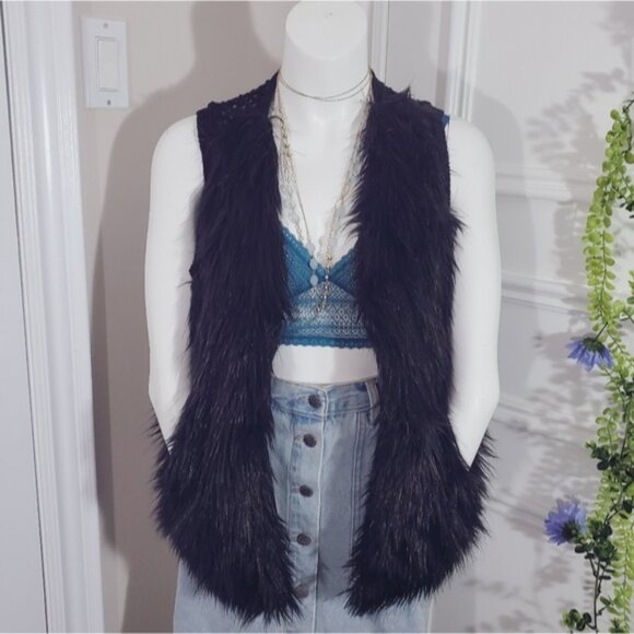 POOF Vintage Black Faux Fur Vest With Back Knitted Design - Picture 14 of 15